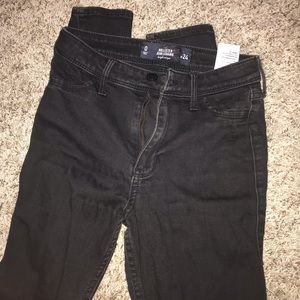 Distressed high waisted jeans